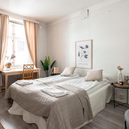 2Ndhomes Cozy Studio By The Esplanade Park Helsinki Exterior photo